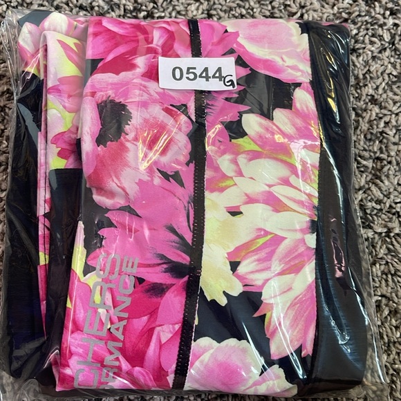 Womens Skechers Black and Pink Floral Athletic Leggings size Large - Picture 16 of 17